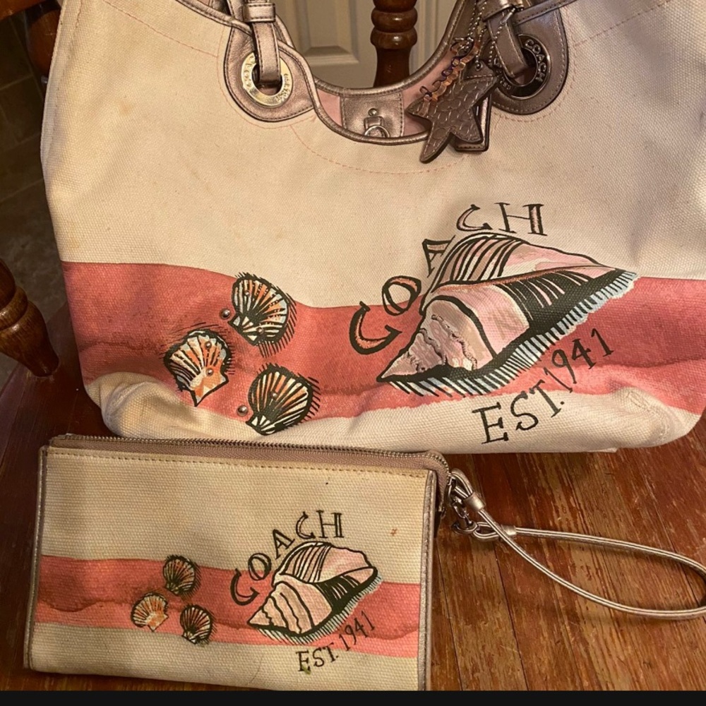 Coach beachy tote with wallet